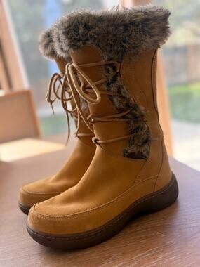 LL Bean Women's Tan Suede Fur Trim Nordic Boots Size 6.5